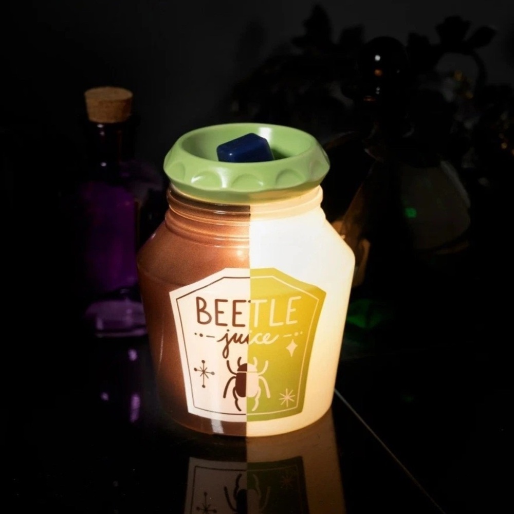 New 2024 BEETLE JUICE Nightlight Fragrance Wax Warmer ScentSationals Halloween